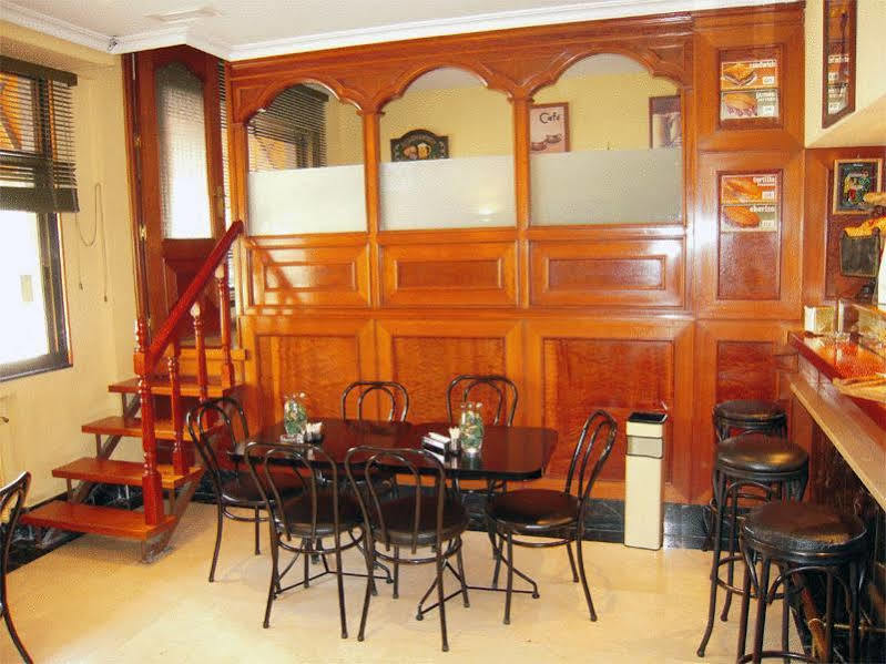 Hostal Arba Alcobendas Restoran foto